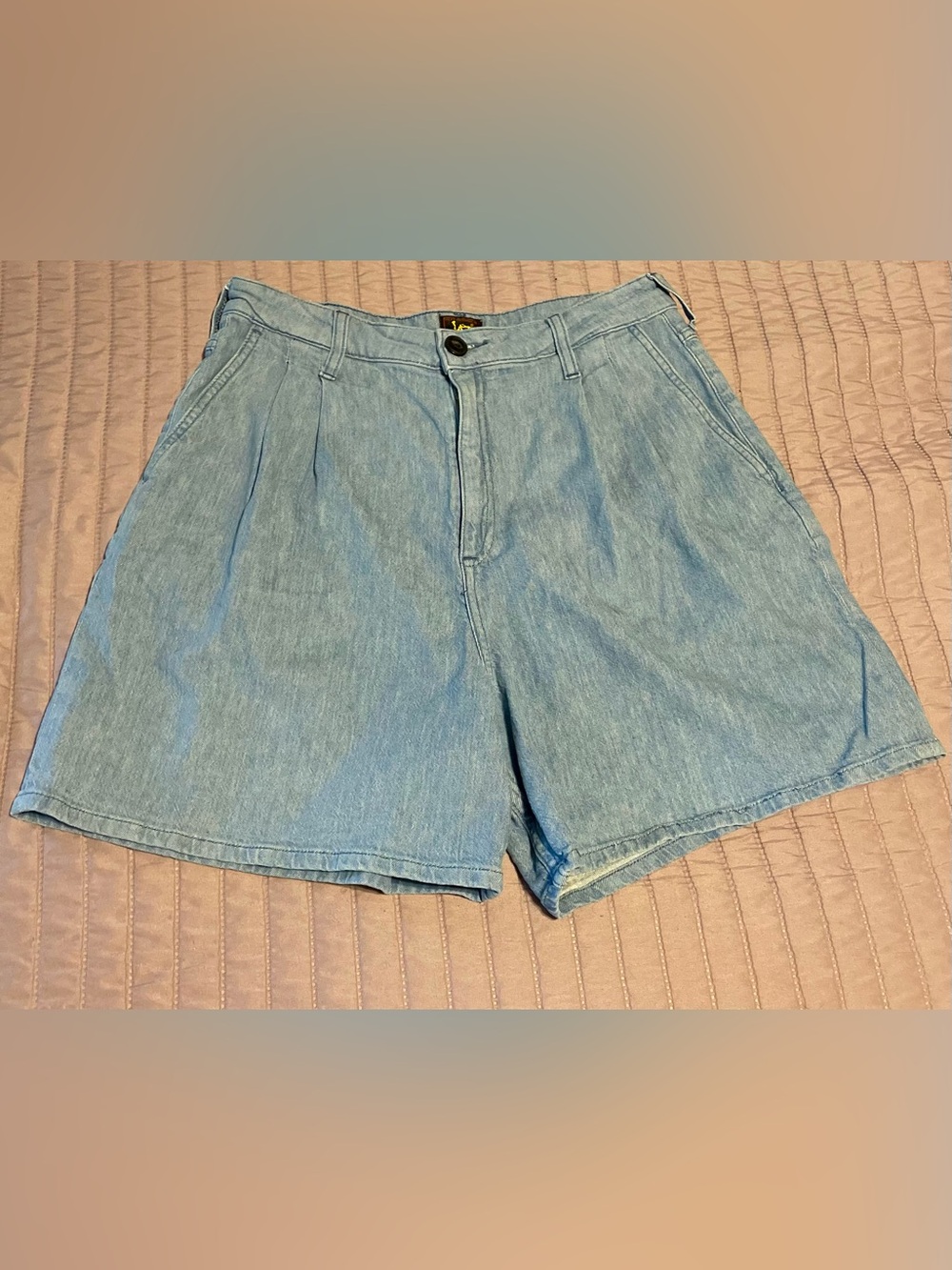 Vintage Lee High Rise Denim Shorts Women’s 29 Waist  Light Wash Mom Shorts 90s